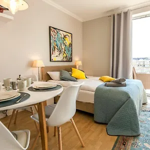 https://studio-z-parkingiem-bitwy-pod-powcami-38.sopothotels.com