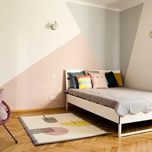 https://new-life-apartment-next-to-metro-station.warsawhotelspoland.com